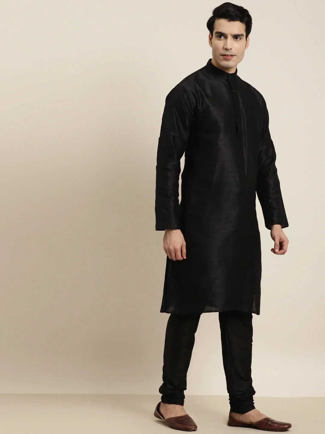 Men's Silk Blend Black Kurta Pyjama & Silk Blend Grey Embroidered Nehrujacket - Sojanya