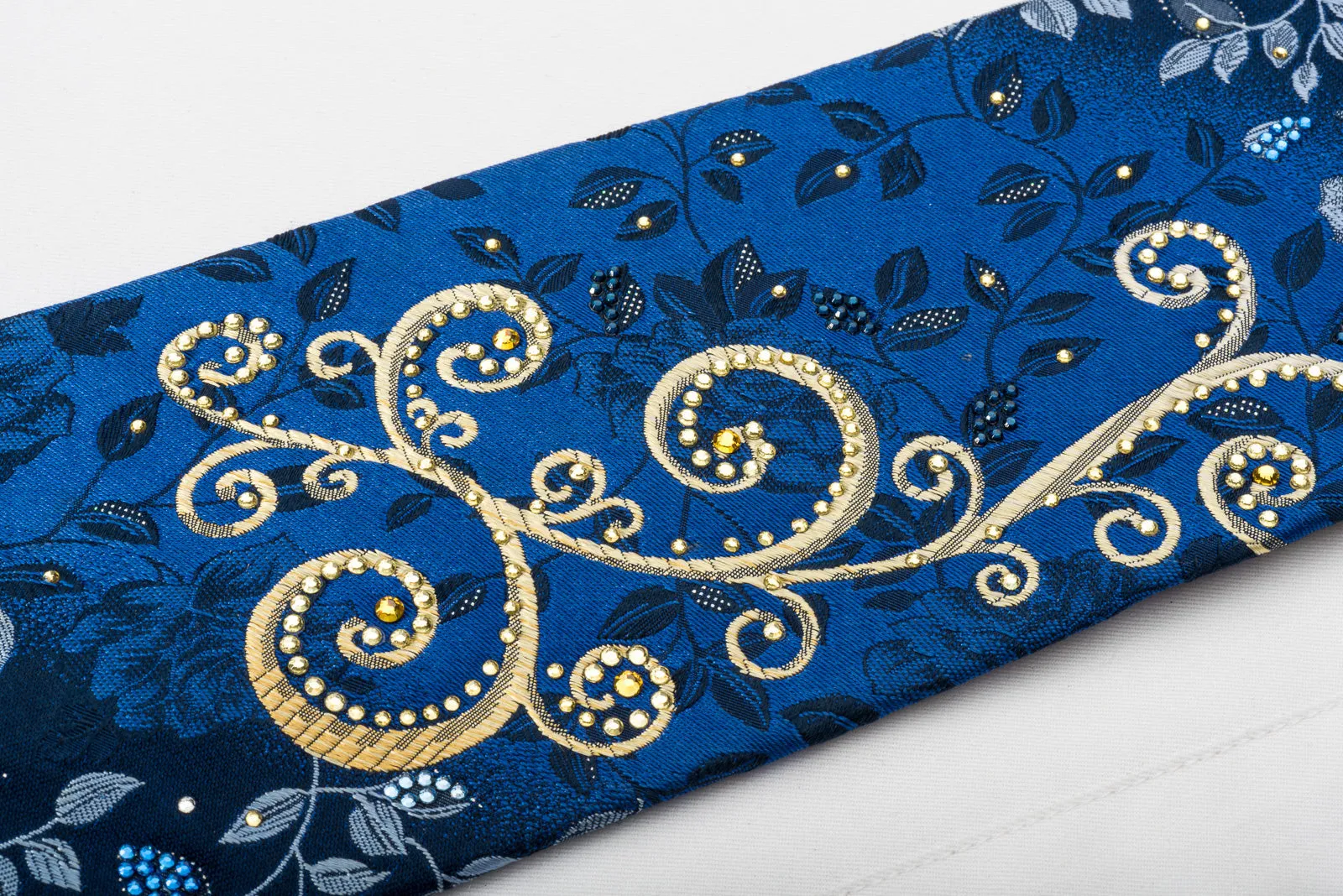 Pierre Cardin Rhinestone Silk Necktie Floral Roses On Blue With Silver Sparkles