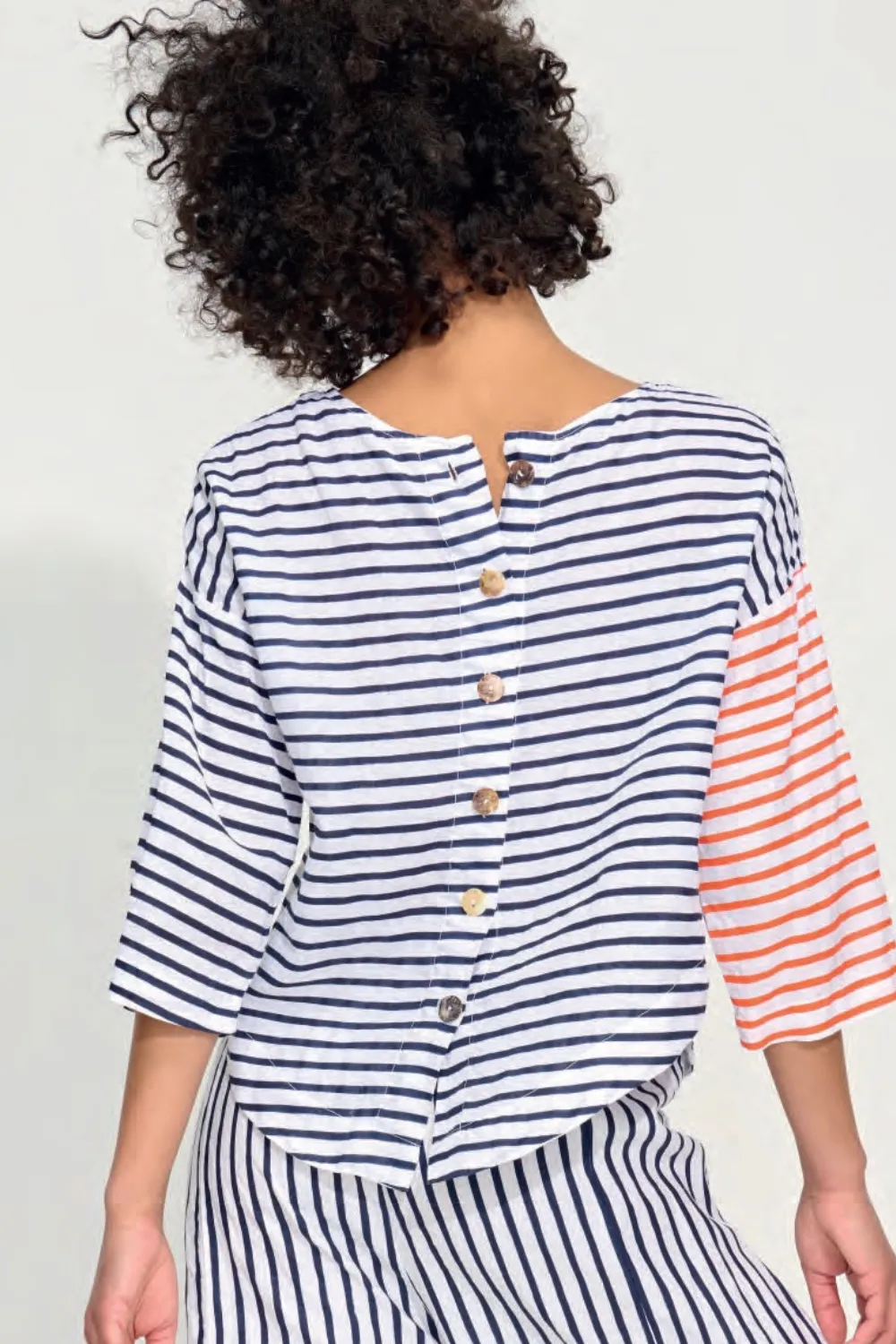 Top in Navy/Neo Orange Mini Stripe
